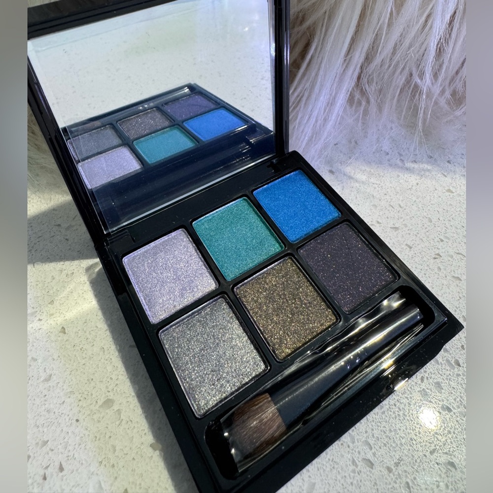 MAC Antonio Lopez 6 Eye Shadow palette in Teal NEW limited edition